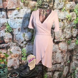 👗 Honey Punch Wrap Dress — Powder Pink — Sz OS / Q